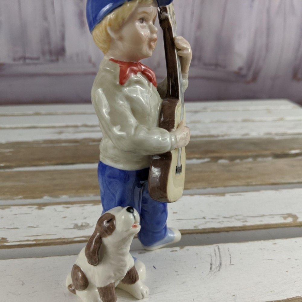Bing & Grondahl Alex 2008 guitar dog‎ boy B&G figur - Picture 6 of 8